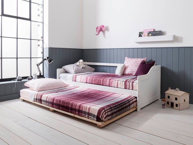 Esben Day Bed with Pull out Trundle in Classic White