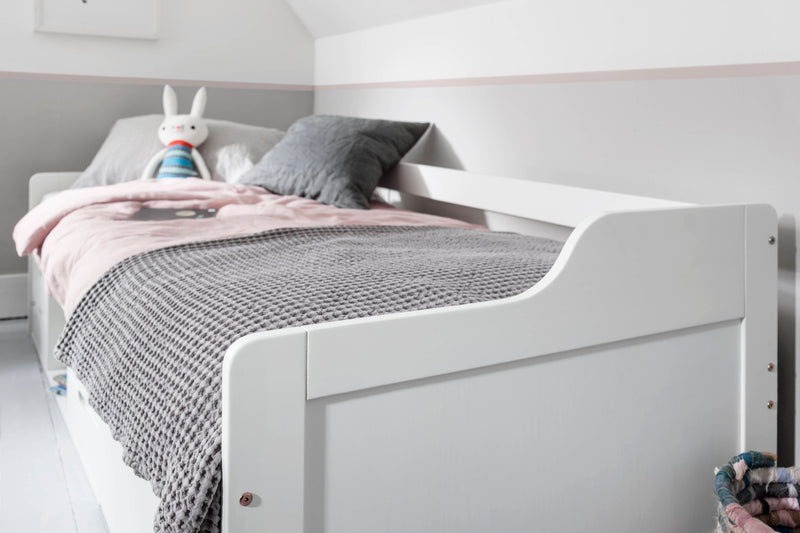 Eva Day Bed with Pull out Drawers and Shelves in Classic White