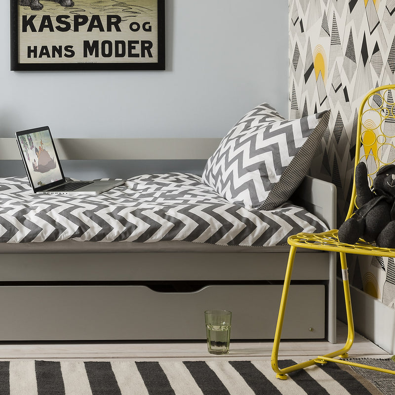 Hove Day Bed with Pullout Trundle in Silk Grey