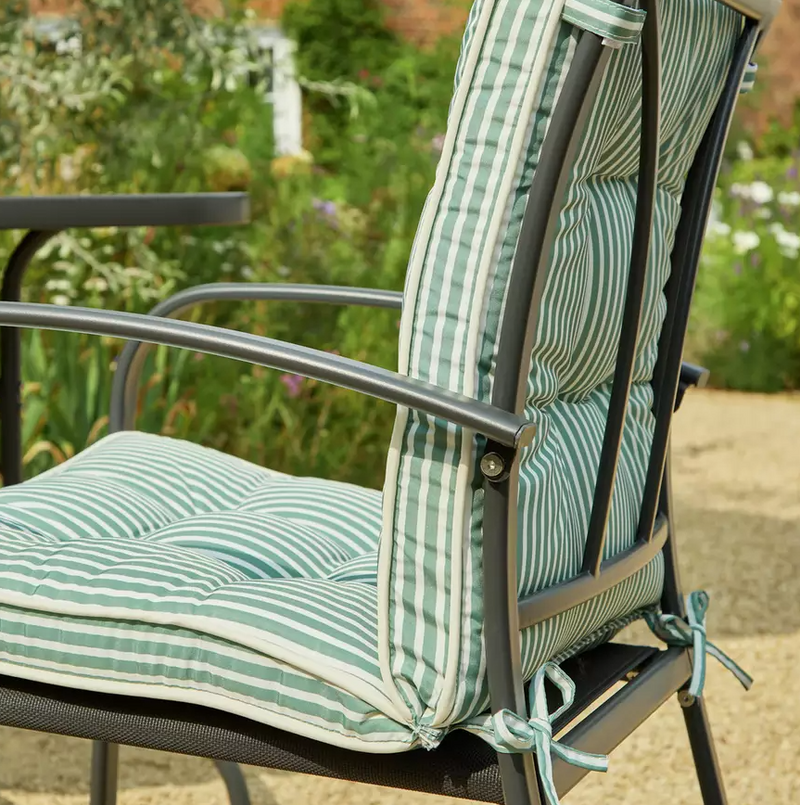 Classic 4 Seater Metal Patio Set 17742392 (OpenBox- See T's & C's for details)