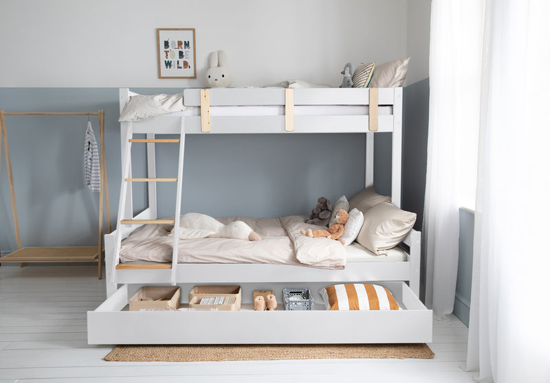 Una Triple Bunk Bed with Single and Double Bed with Flo Trundle in White & Pine