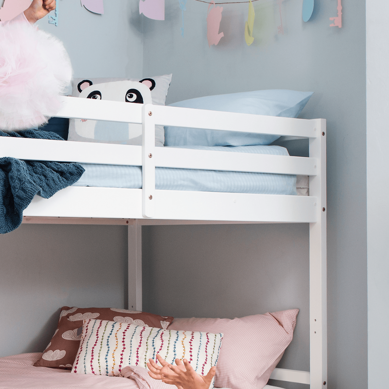 Jakke Bunk Bed with Straight Ladder in Classic White