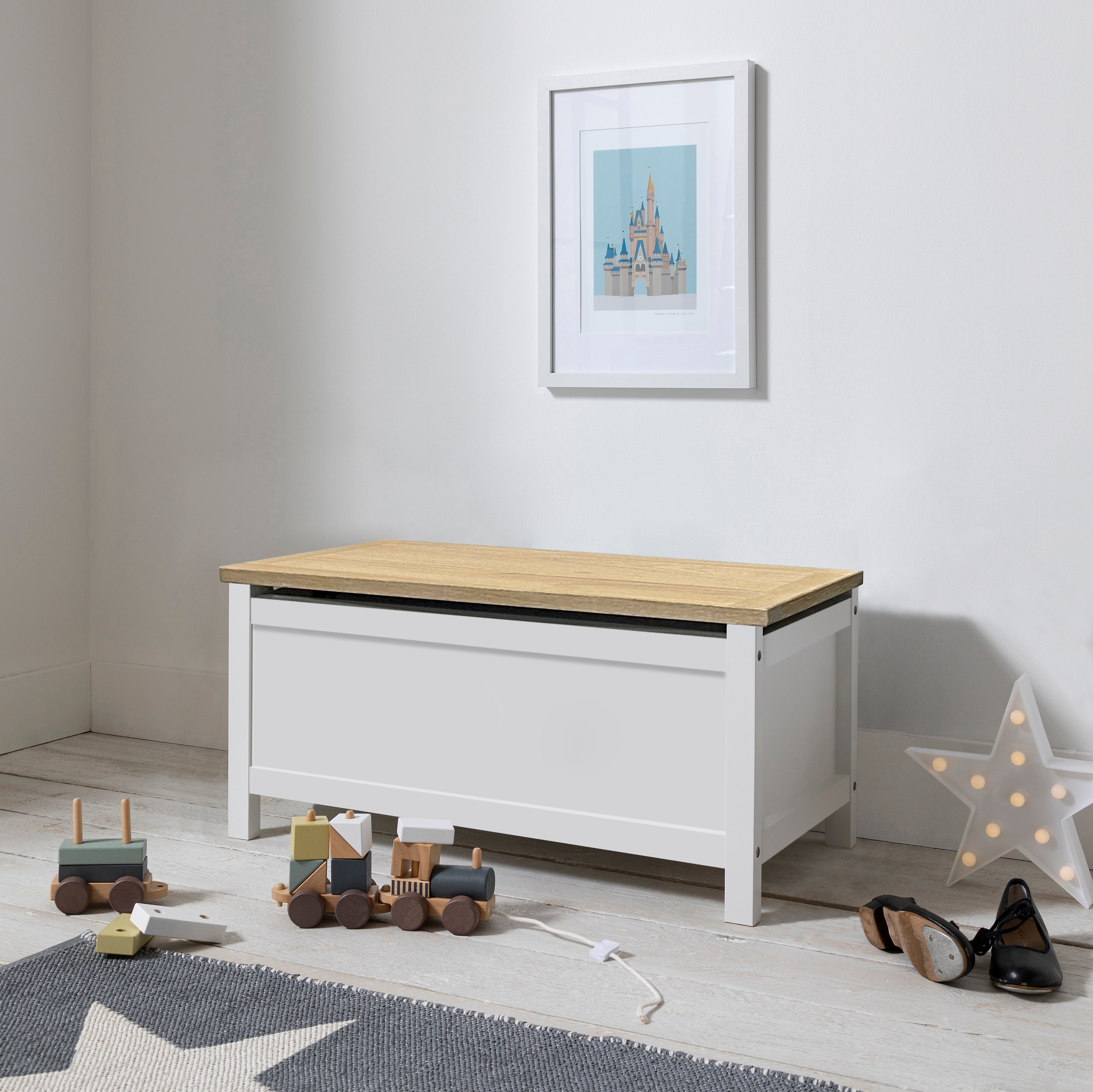 Esther Toy Box White Toy Storage with Natural Pine Top Nöa