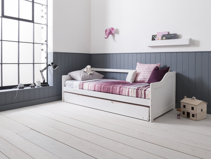 Hove Day Bed with Pullout Trundle in Classic White