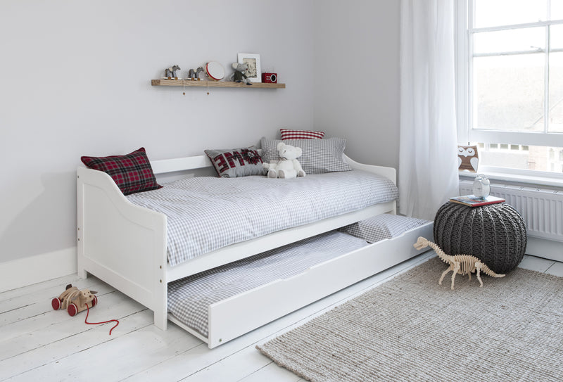 Hove Day Bed with Pullout Trundle in Classic White