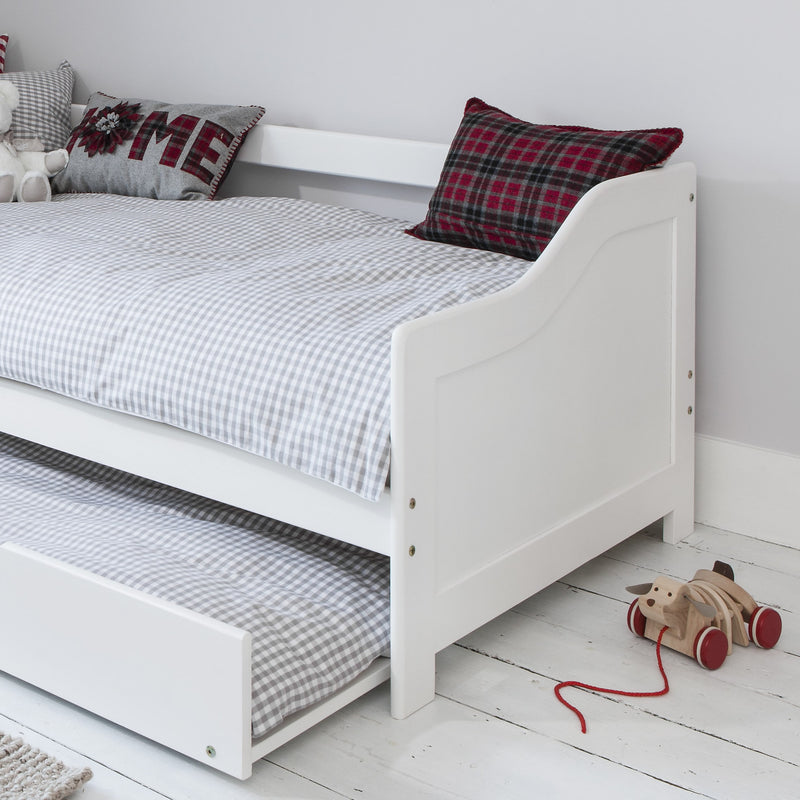 Hove Day Bed with Pullout Trundle in Classic White