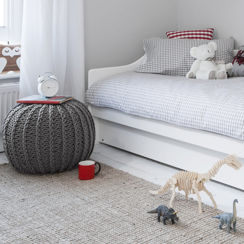 Hove Day Bed with Pullout Trundle in Classic White