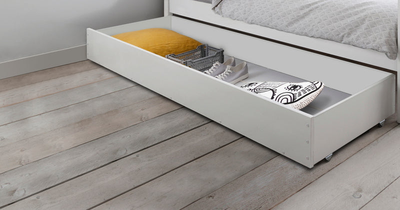 Hanna Triple Bunk Bed with Flo Pull Out Trundle in Classic White