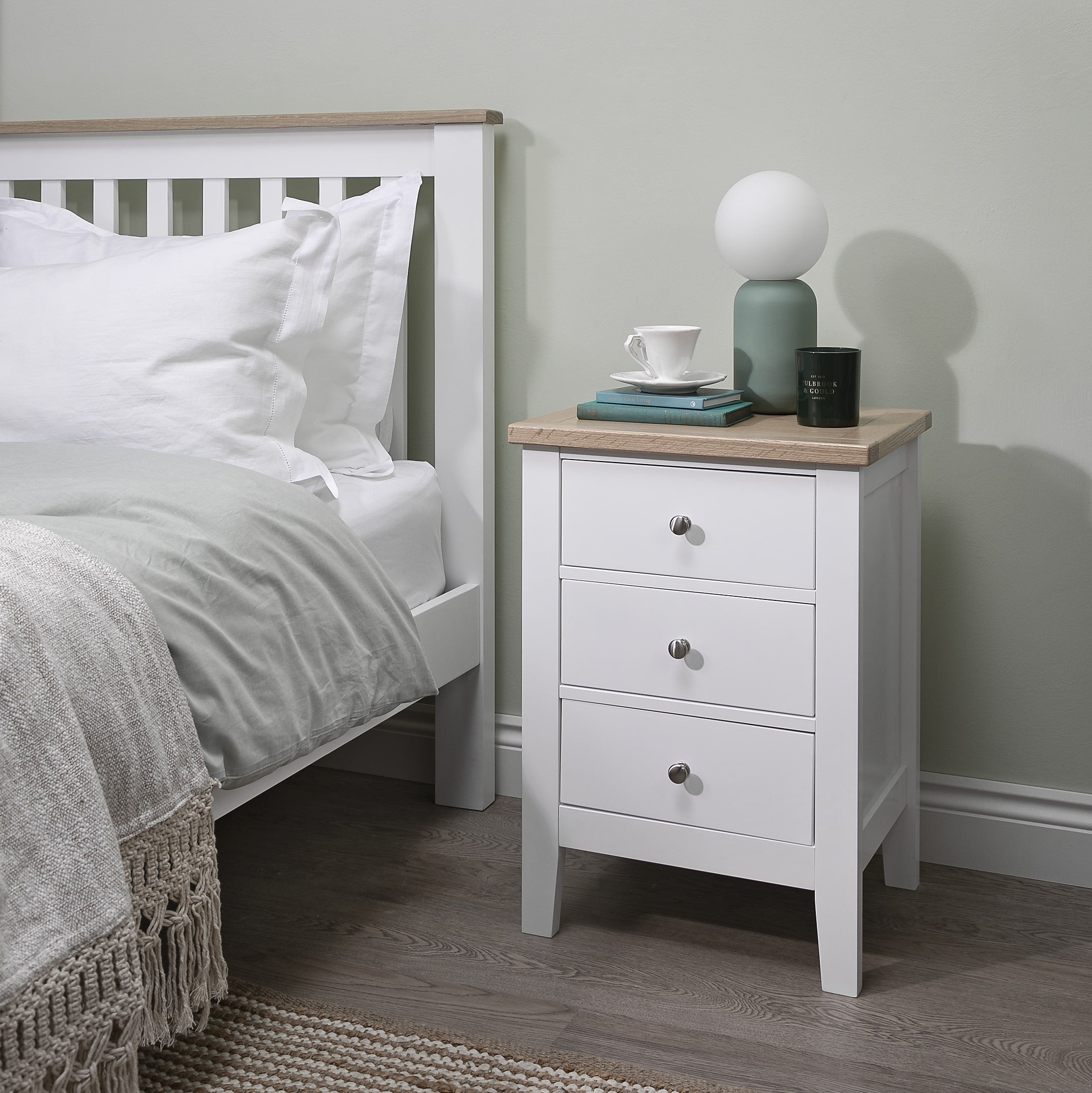 Leines 3 Drawer Bedside Chest Classic & Oak