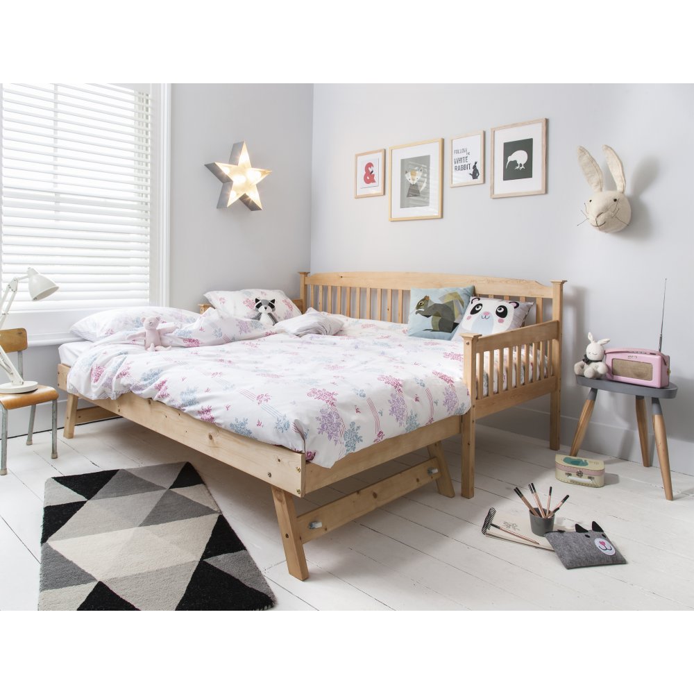 Isabella Day Bed In Natural With Pullout Trundle